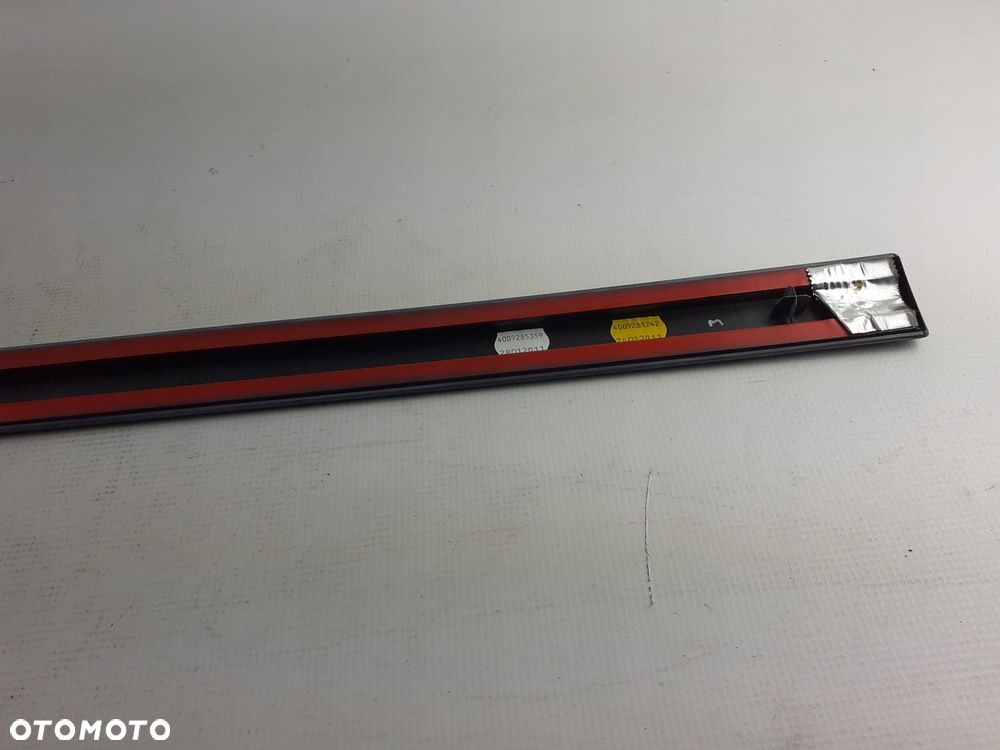 Listwa drzwi prawa przód Volvo S40 V50 2004-2012r. - 3