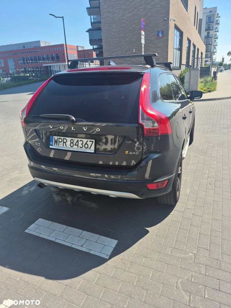 Volvo XC 60 2.4D AWD Momentum - 14