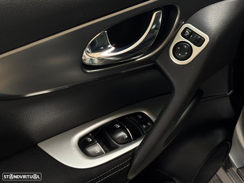 Nissan Qashqai 1.5 dCi N-Connecta - 33