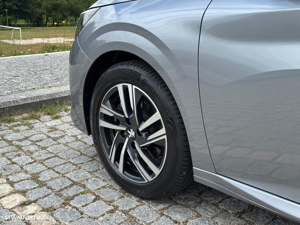 Peugeot 208 - 10