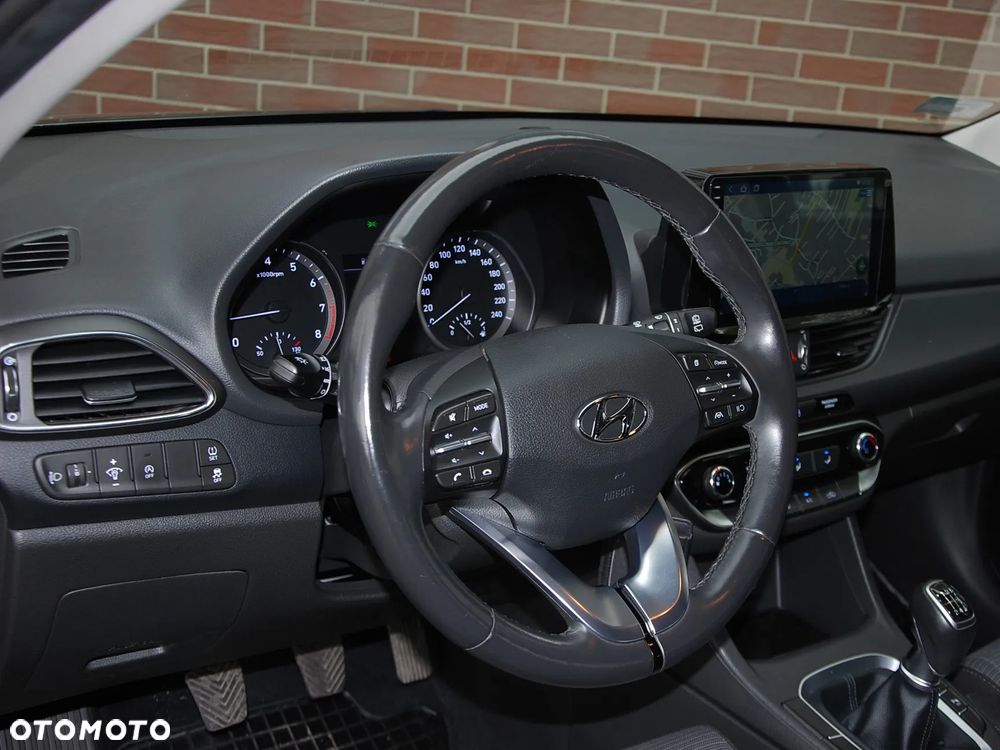 Hyundai i30 1.5 DPI Modern - 10