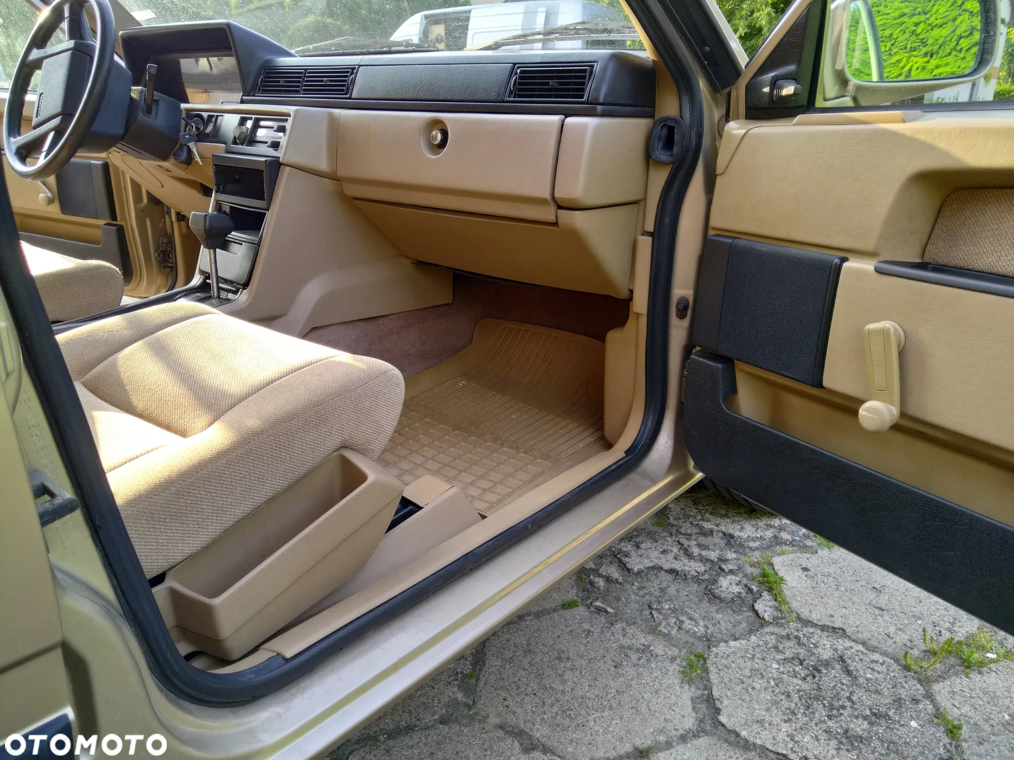 Volvo Seria 700 - 17