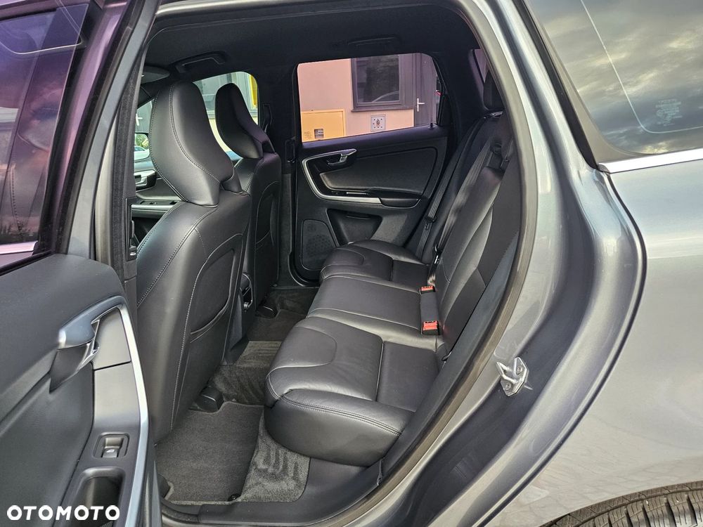 Volvo XC 60 D3 Geartronic Momentum - 13