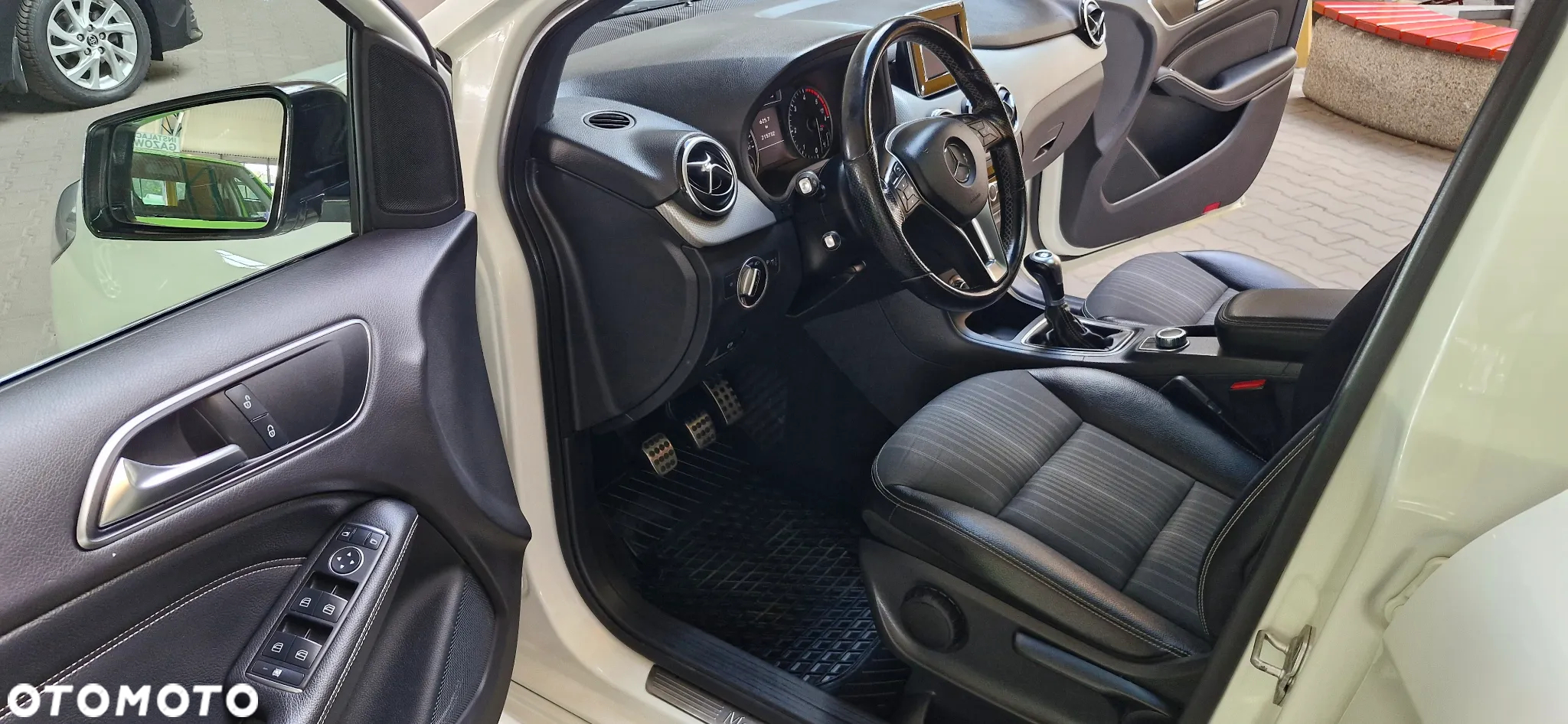 Mercedes-Benz Klasa B 180 CDI (BlueEFFICIENCY) - 10