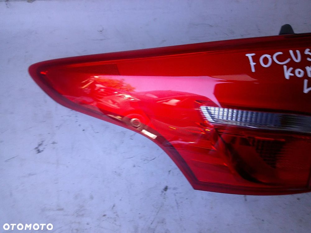 ford focus mk3 kombi lift lampa tył lewa nowa OM - 5