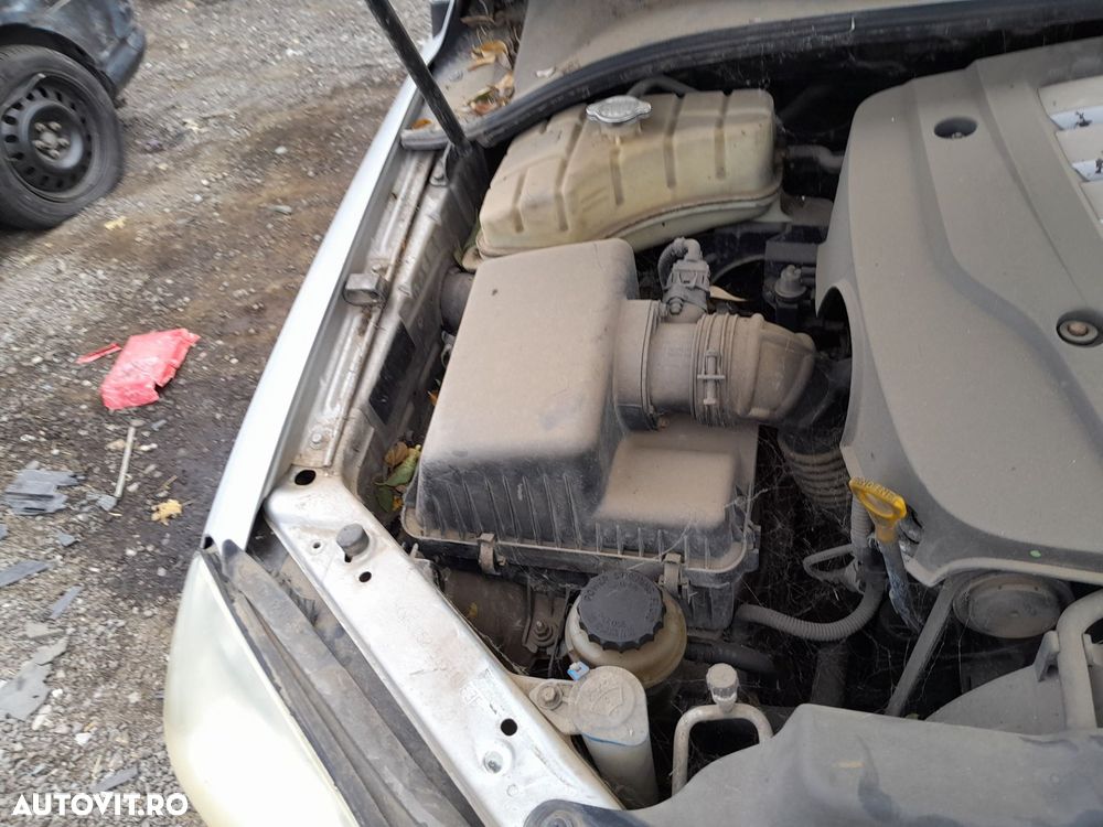 Dezmembrari  Kia SORENTO 1 (JC)  2002  > 0000 2.5 CRDi Motorina - 4