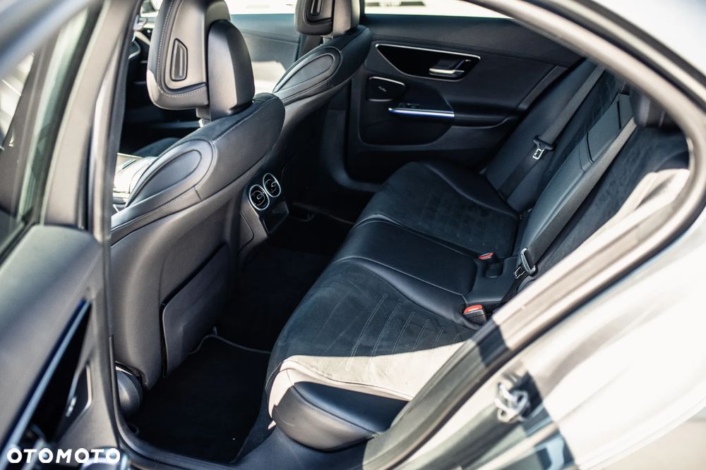 Mercedes-Benz Klasa C 220 d mHEV AMG - 23