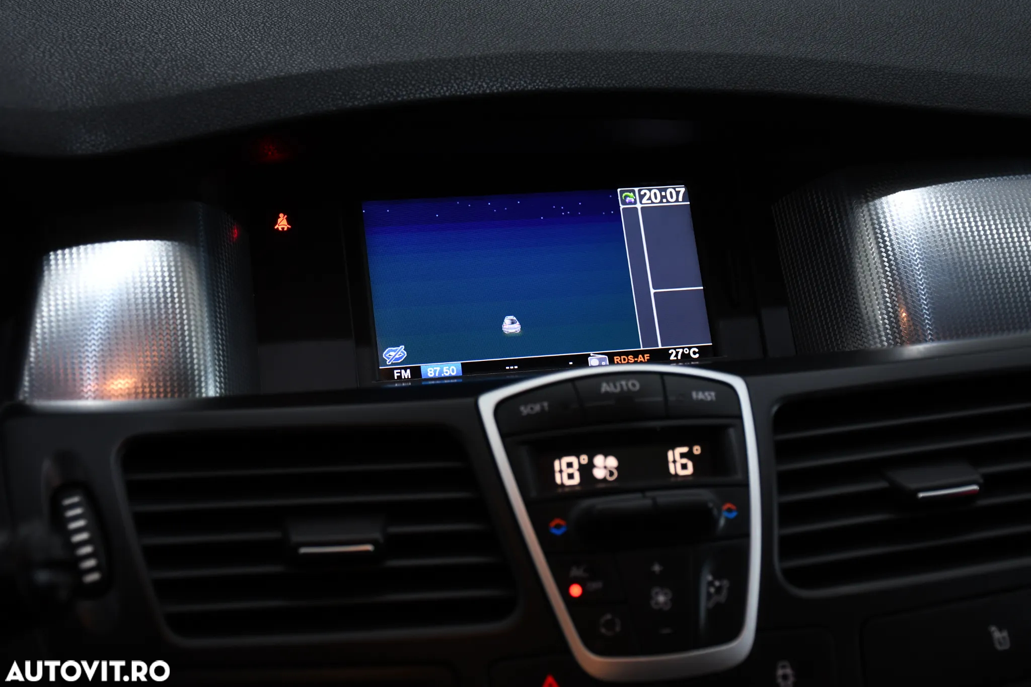 Renault Laguna dCi 110 FAP Bose Edition - 7