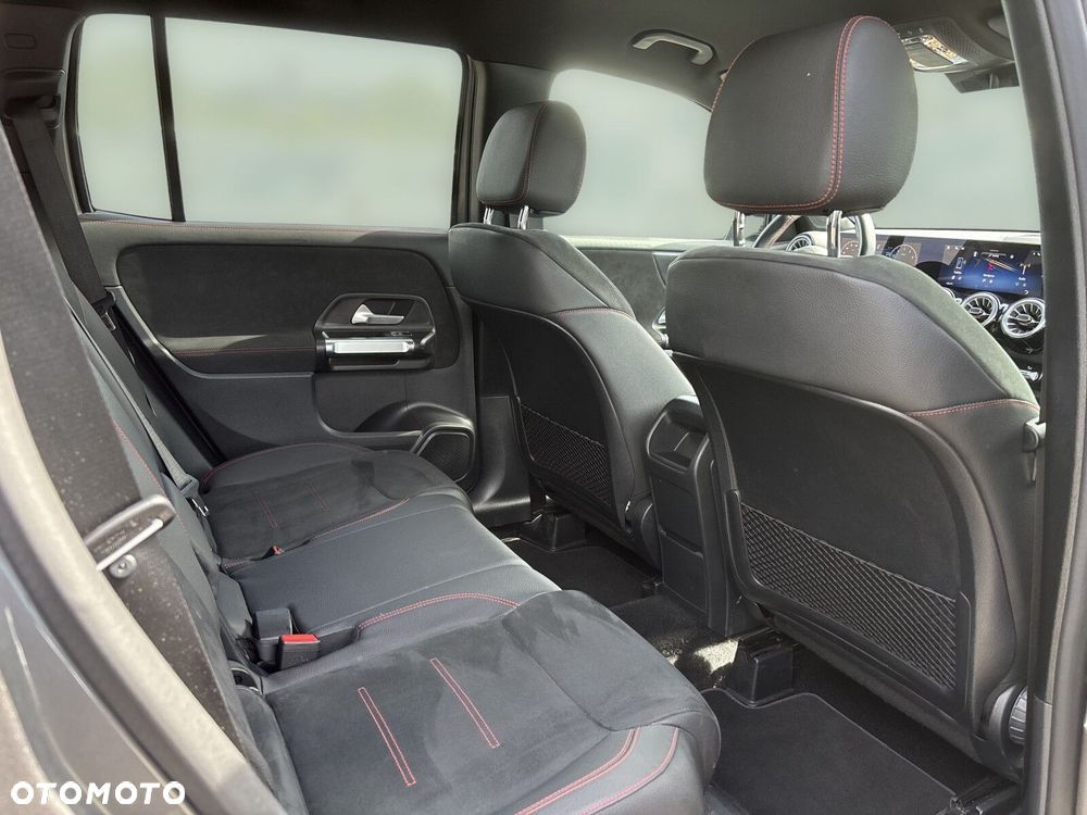 Mercedes-Benz GLB - 21