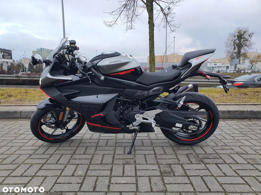 CFMoto SR - 9