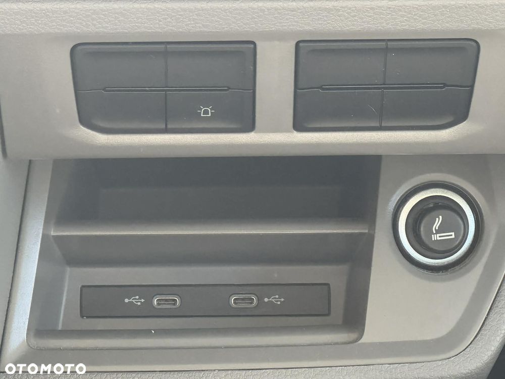 MAN 4X4 / TGE 3.140 DOKA 7-osobowa - 14