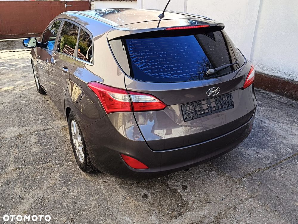 Hyundai i30 blue Kombi 1.6 GDi Style - 5