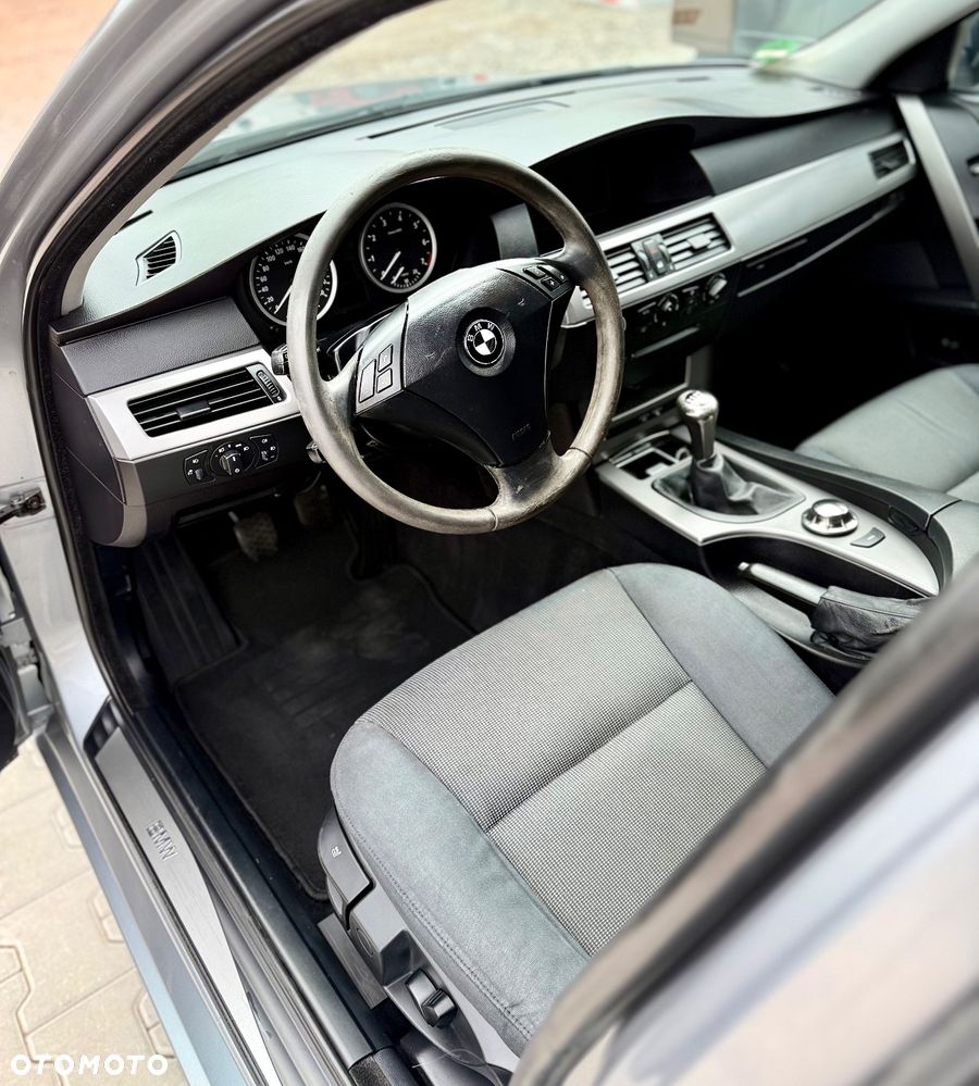 BMW Seria 5 520i - 6