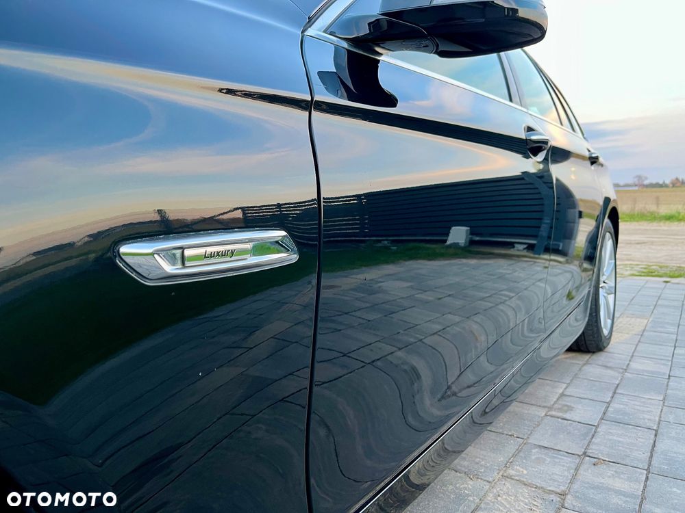 BMW Seria 5 525d Touring Luxury Line - 11
