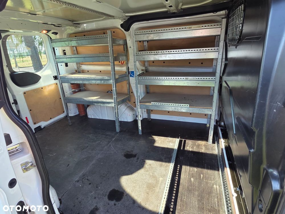 Ford TRANSIT CUSTOM - 11