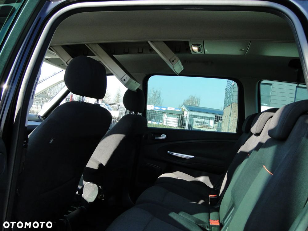 Ford Galaxy 2.0 TDCi Ghia - 12