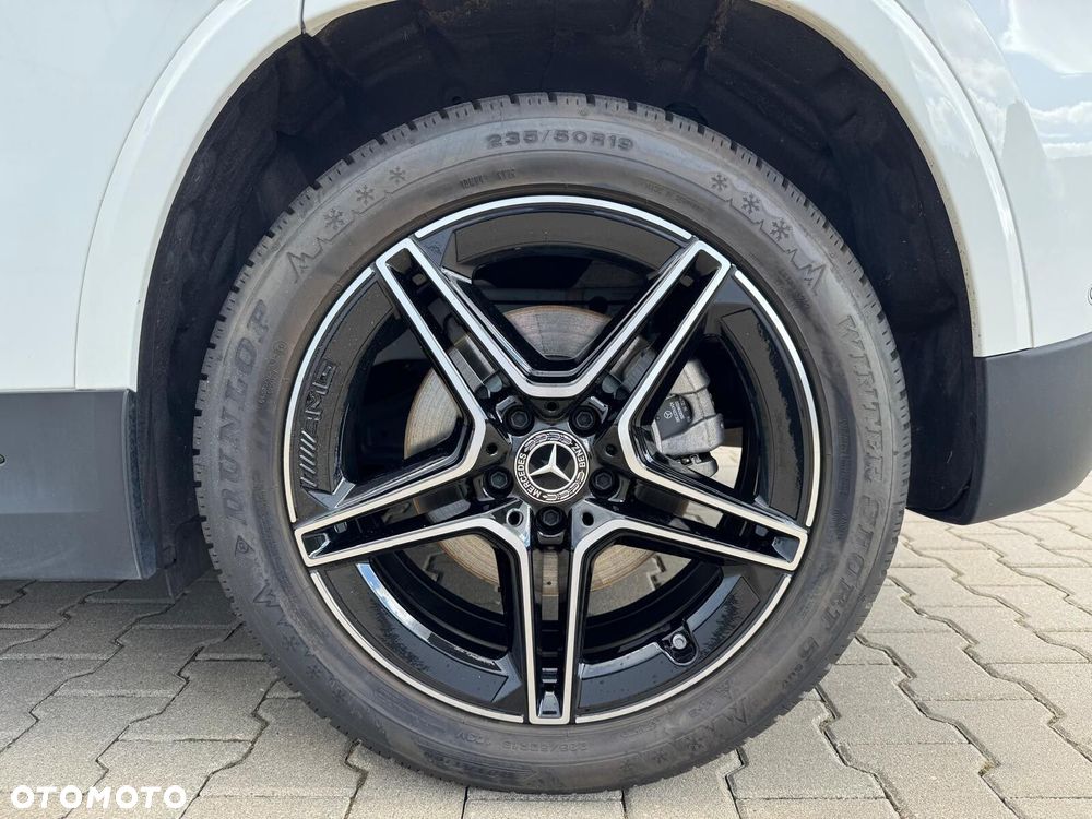 Mercedes-Benz GLA - 13