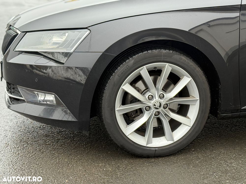 Skoda Superb 2.0 TDI DSG Premium Edition - 30