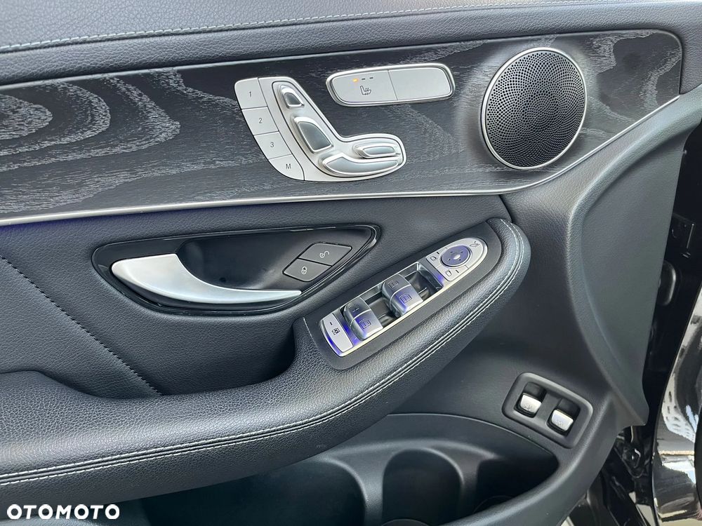 Mercedes-Benz GLC 300 e 4-Matic - 25
