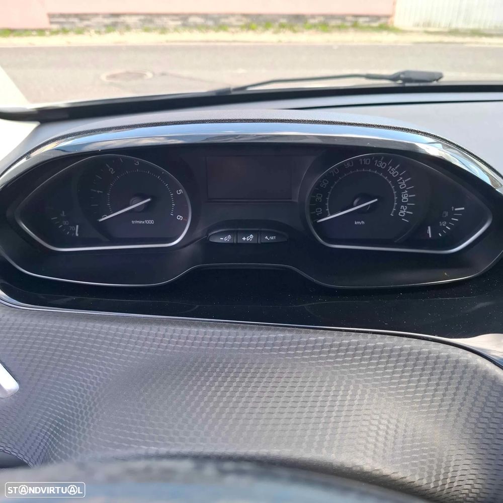 Peugeot 208 1.6 BlueHDi Allure - 19