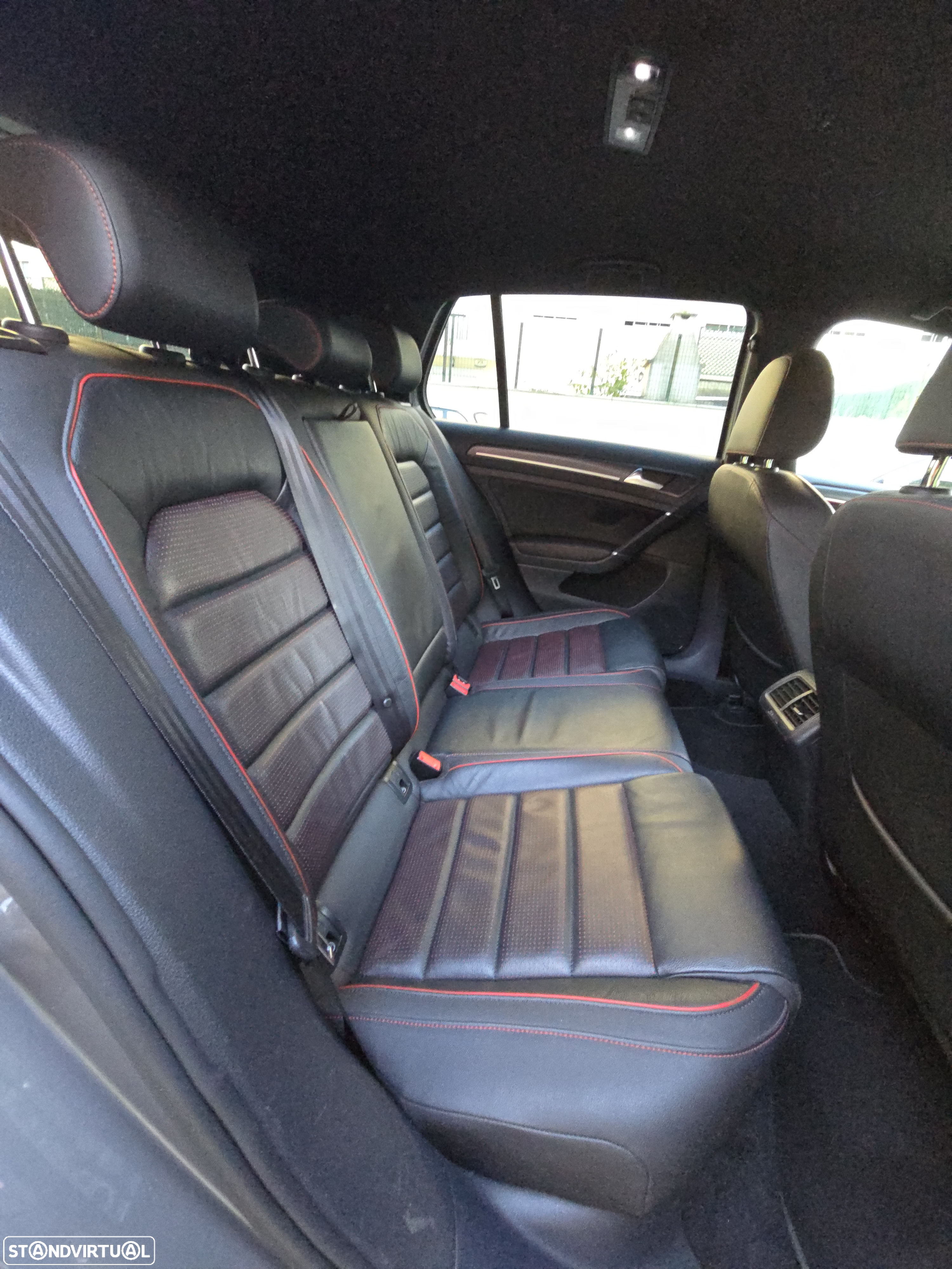 VW Golf 2.0 TSI GTI DSG Performance - 24