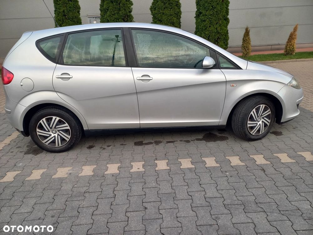 Seat Altea 2004 photo 2