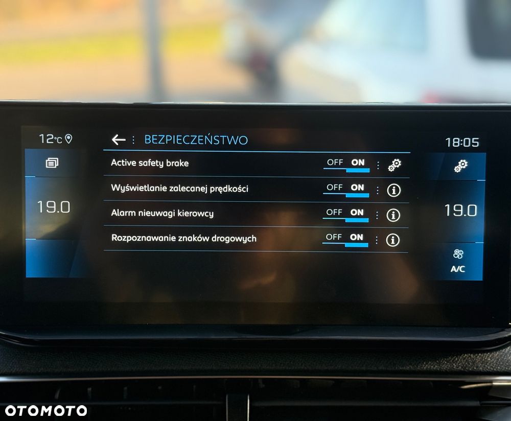 Peugeot 3008 1.5 BlueHDi GT Pack S&S EAT8 - 32