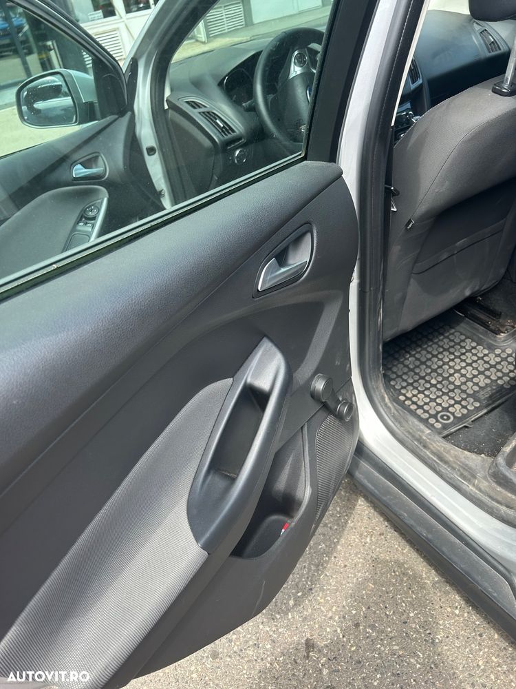 Ford Focus - 10