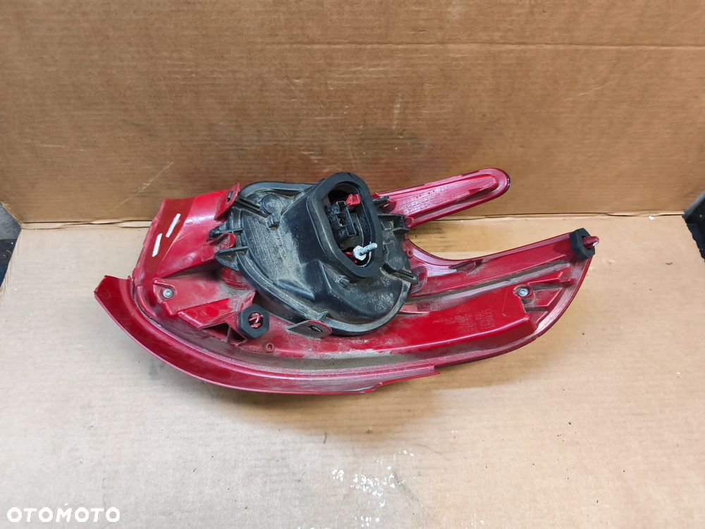LAMPA TYŁ TYLNA PRAWA PEUGEOT 208 - 5