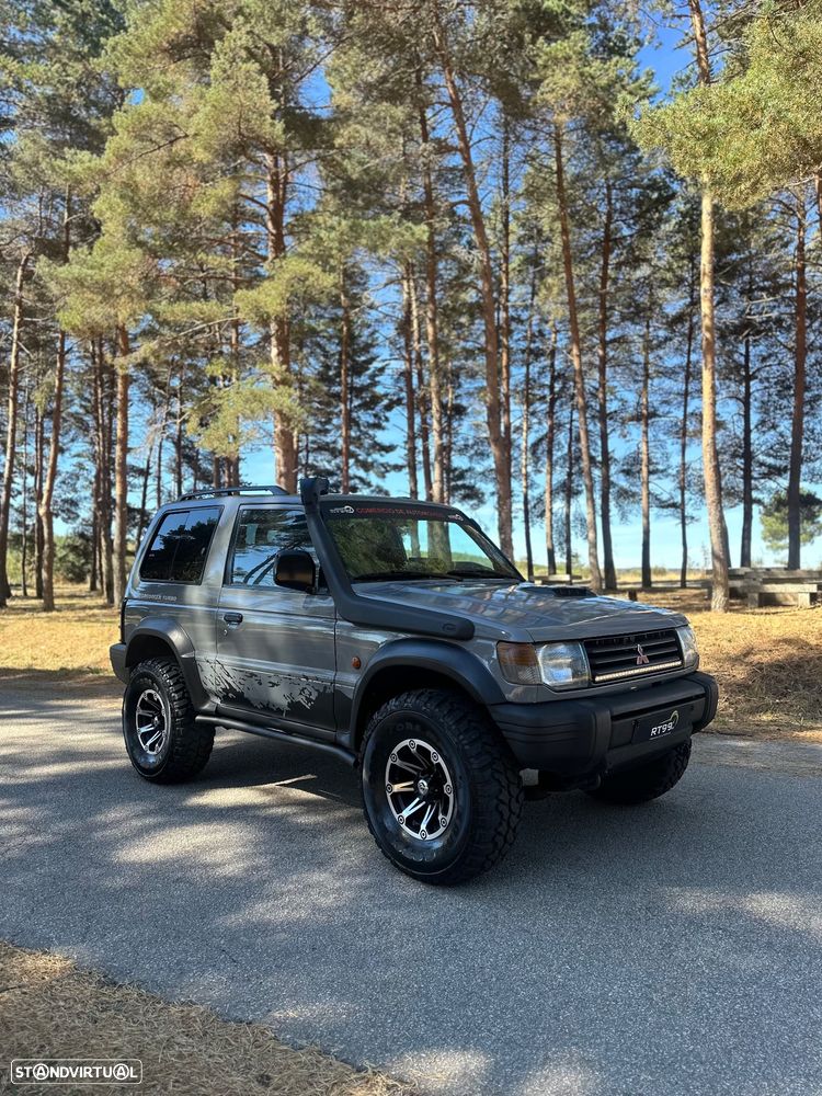 Mitsubishi Pajero 2.5 TDi GLX - 2
