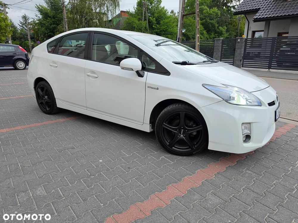 Toyota Prius 1.8 HSD Sol - 11