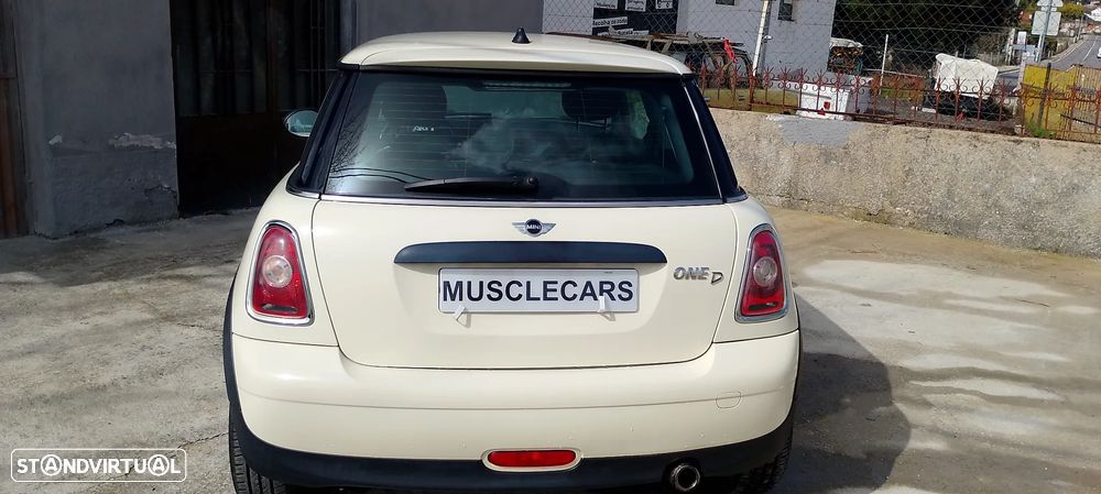 MINI 3 Portas One D - 7