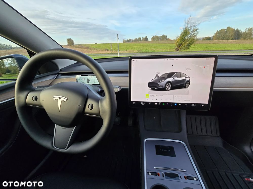 Tesla Y - 13