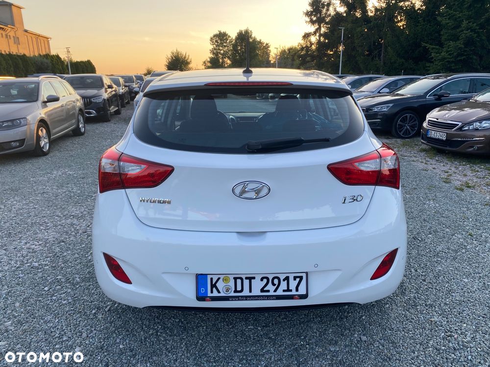 Hyundai i30 blue 1.4 Style - 5