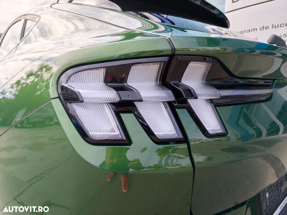 Ford Mustang Mach-E AWD 276 kW 88 kWh Premium - 19