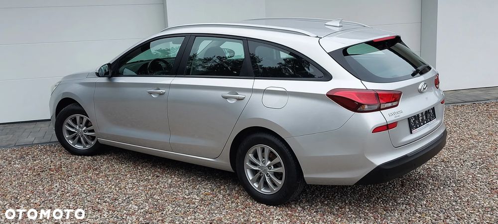 Hyundai i30 1.0 T-GDI Family - 11