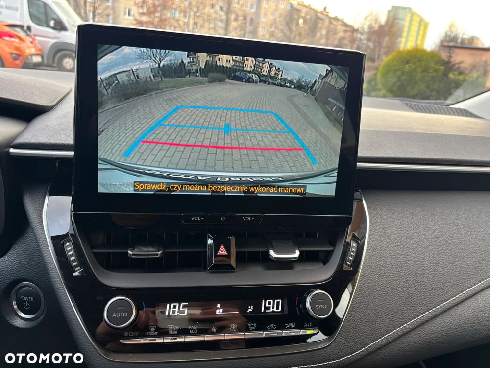 Toyota Corolla 1.8 Hybrid Style - 24