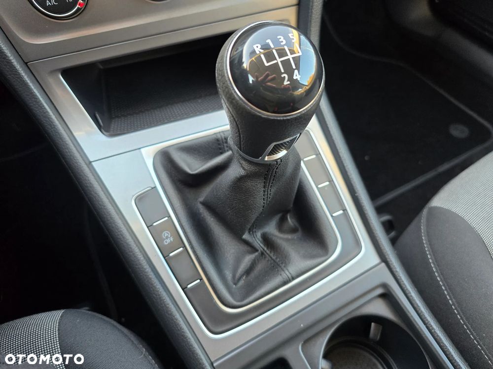 Volkswagen Golf - 27