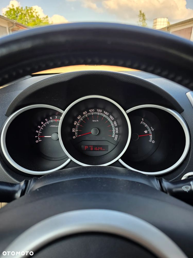 Kia Venga 1.6 L - 13