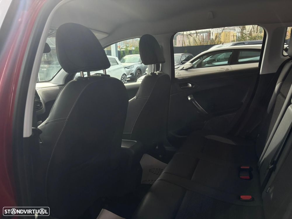 Peugeot 2008 1.6 BlueHDi Allure - 33