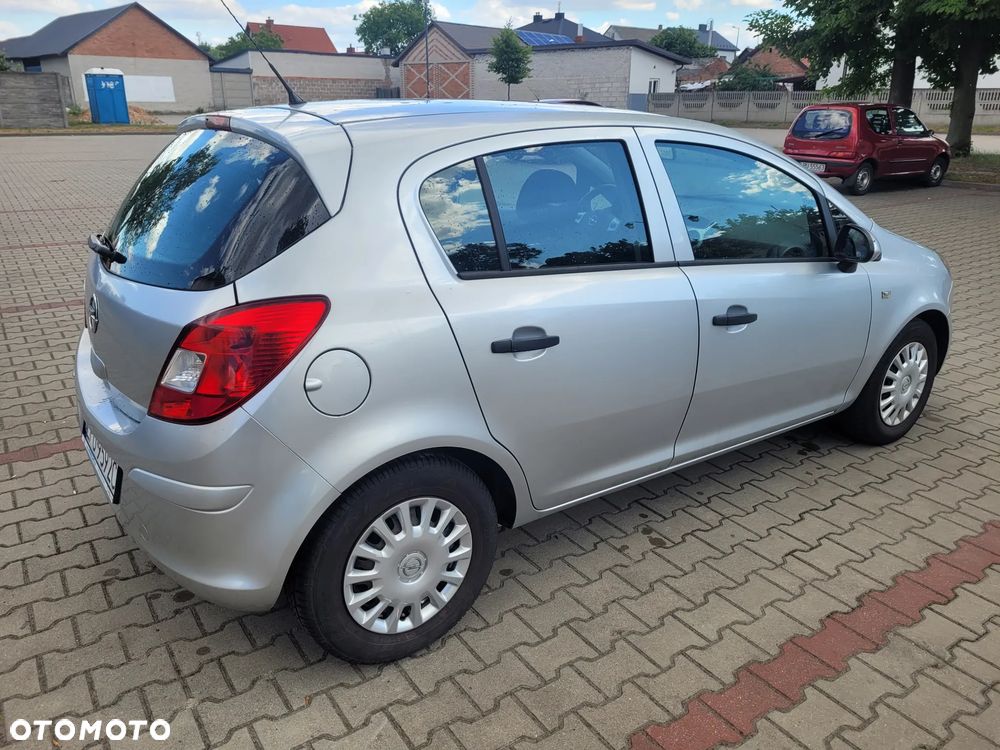 Opel Corsa 1.2 16V Edition / Active - 9