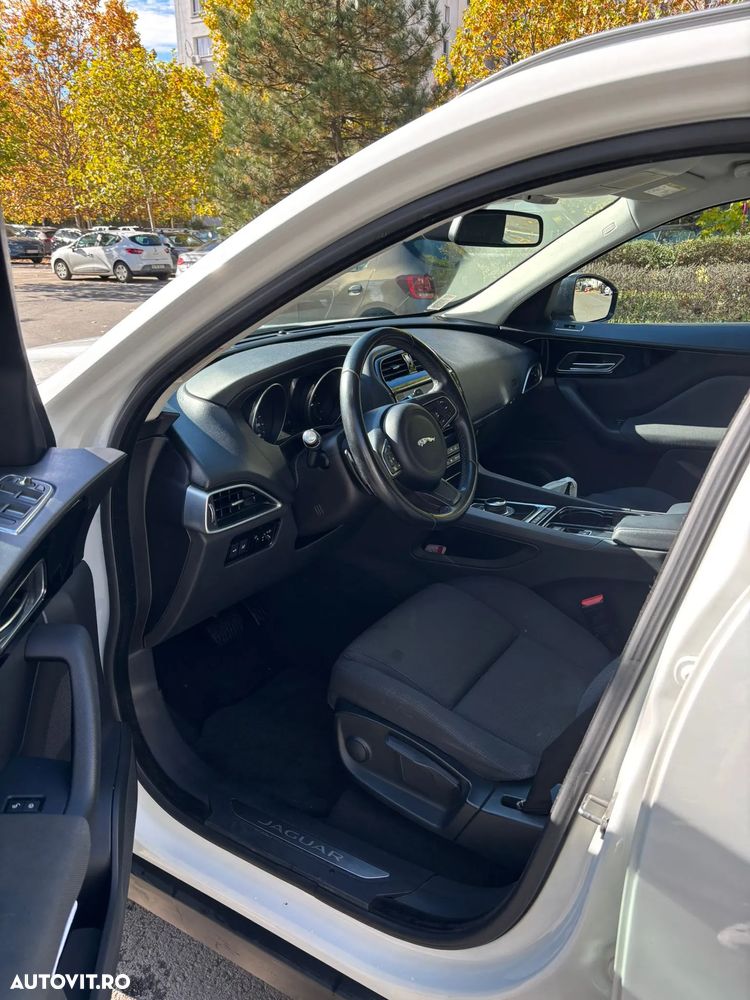 Jaguar F-Pace - 5