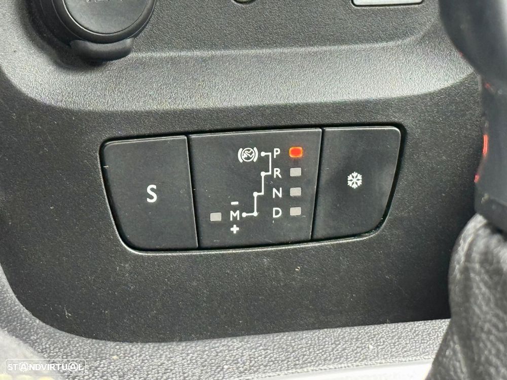 Citroën C3 1.2 PureTech Shine EAT6 - 40