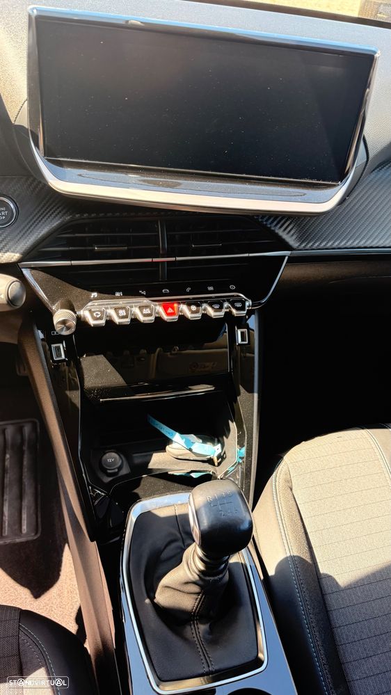 Peugeot 208 - 14