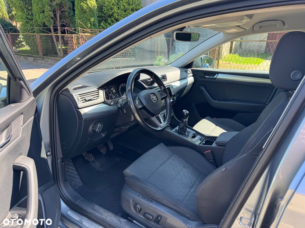 Skoda Superb 2.0 TDI Ambition - 12