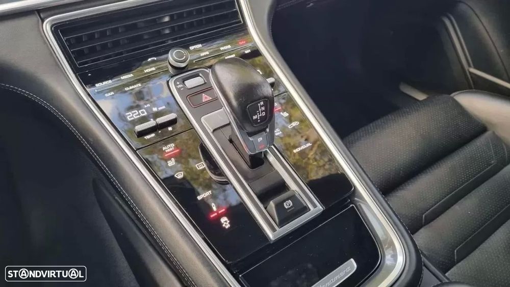 Porsche Panamera Sport Turismo 4 - 5