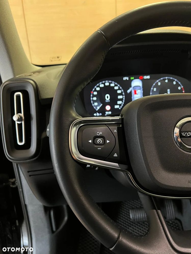 Volvo XC 40 T3 Momentum Pro - 12