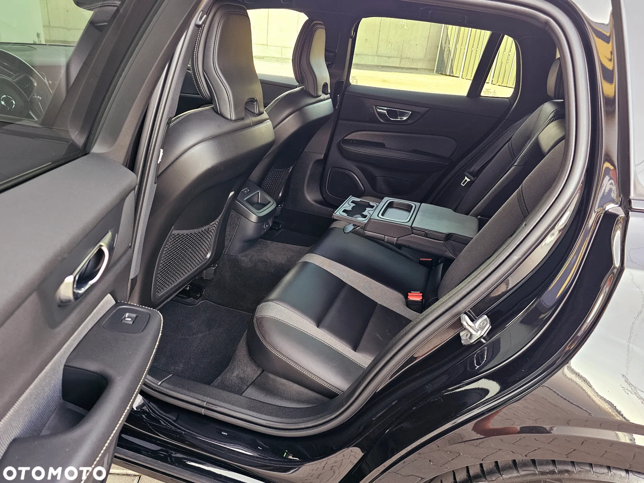 Volvo V60 B4 D Geartronic RDesign - 25