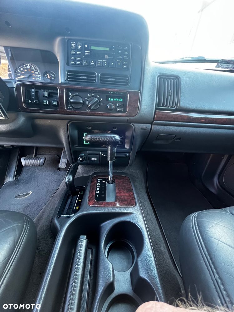 Jeep Grand Cherokee 5.9 Limited - 28