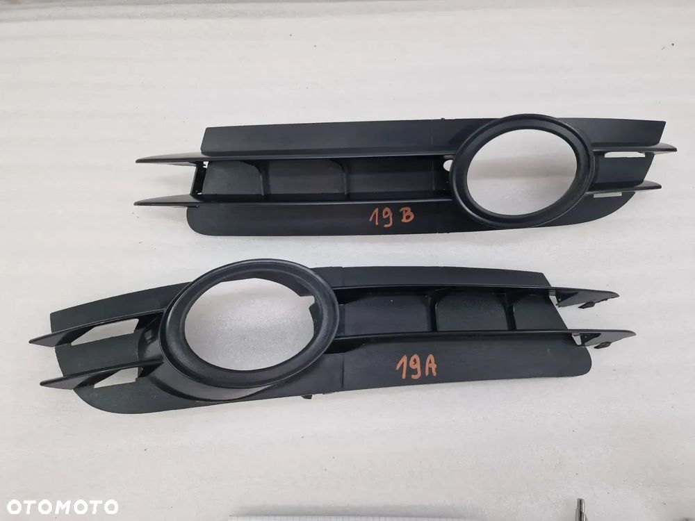 AUDI A6 C6 04- PRAWA KRATKA BOCZNA ZDERZAKA PRZEDNIEGO PRZÓD , NR 4F0807682A / 4F0807681A , NR AUKCJI E/19 - 1